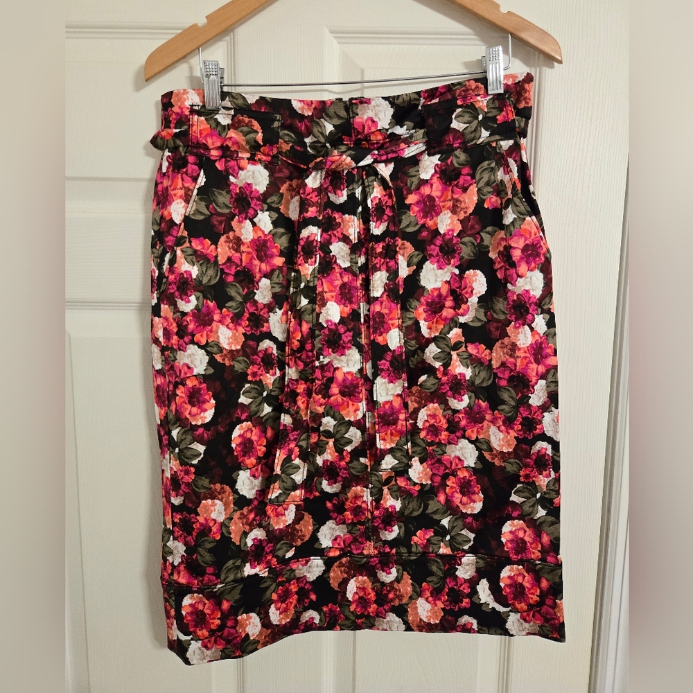 Banana Republic Floral Pencil Skirt in Pink and Black Size 12 Tall POCKETS
